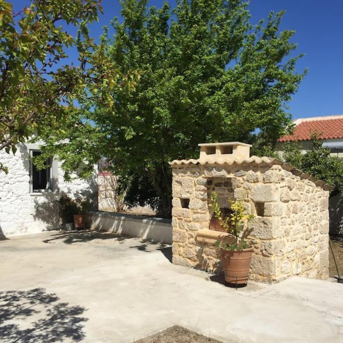 Aνεξάρτητη Παραδοσιακή Πέτρινη Κατοικία Corinth ภายนอก รูปภาพ