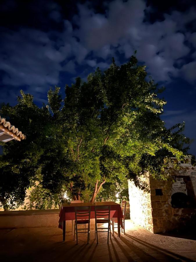Aνεξάρτητη Παραδοσιακή Πέτρινη Κατοικία Corinth ภายนอก รูปภาพ